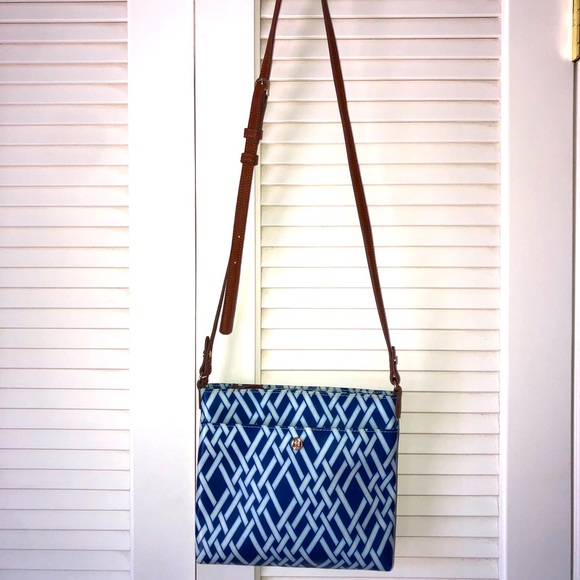 Lands' End Handbags - Land’s End Crossbody bag